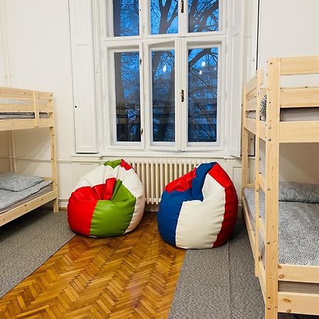 Hostel Green World ノヴィ・サド エクステリア 写真